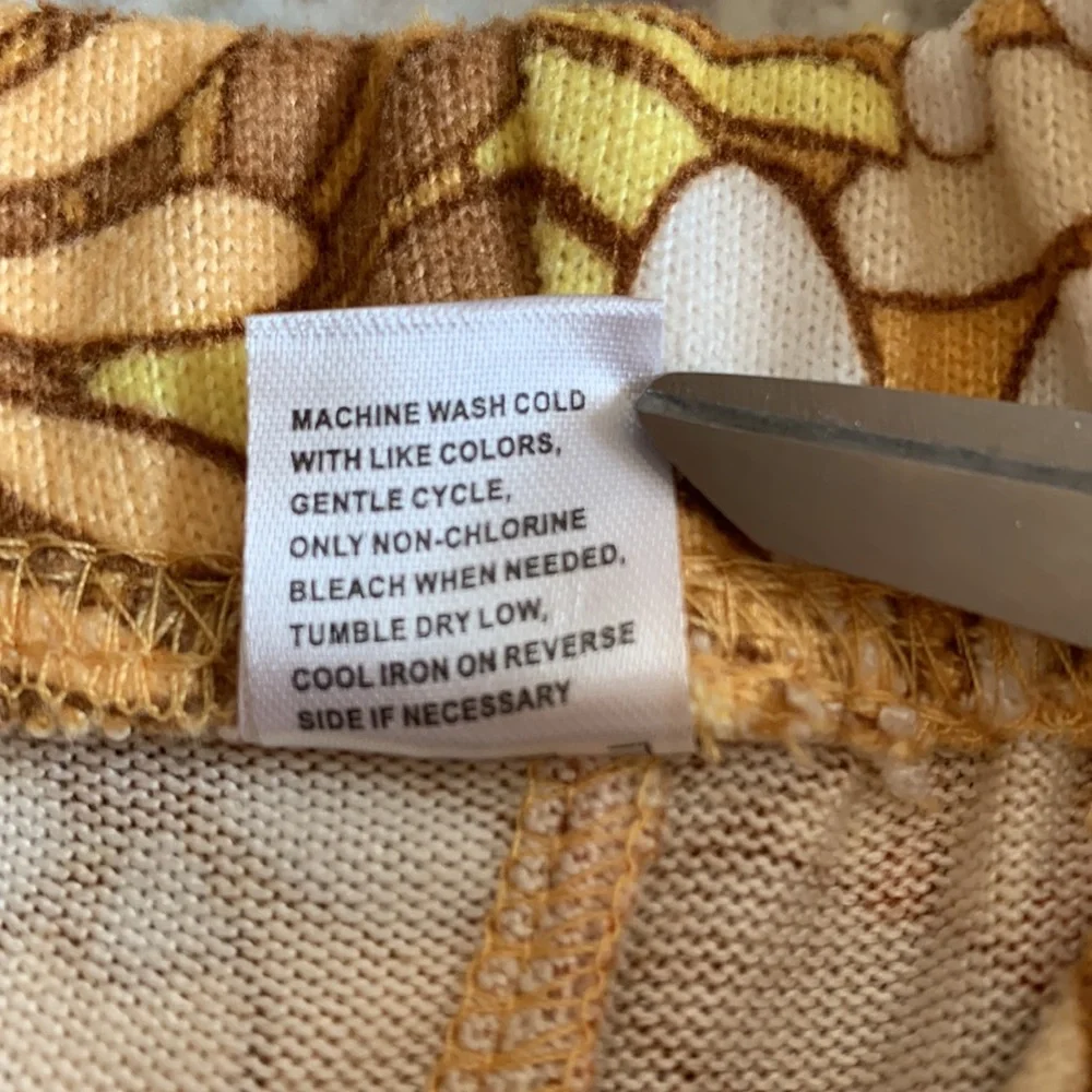 Retro Floral Design Pull on Lounge Shorts - Picture 5 of 10